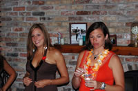christy_and_kelly_01.jpg (70kb)