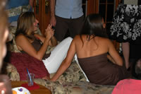christy_and_laura_02.jpg (59kb)