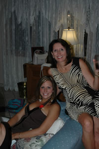 christy_and_linda_02.jpg (47kb)