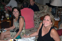 linda_and_diane_01.jpg (75kb)