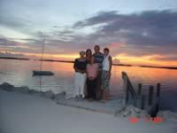 gloria_kelly_diego_darrell_and_nicole_keys_sunset_01.jpg (71kb)