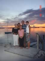 gloria_kelly_diego_darrell_and_nicole_keys_sunset_02.jpg (45kb)