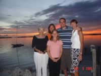 gloria_kelly_diego_darrell_and_nicole_keys_sunset_03.jpg (75kb)