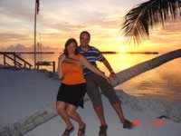 kelly_and_diego_keys_sunset_02.jpg (97kb)