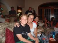 valley_taylor_and_nicole_01.jpg (91kb)