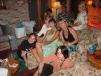 taylor_barbara_darrell_gloria_terri_austin_01.jpg (123kb)