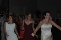 marylaura_kelly_and_lynn_dancing_02.jpg (46kb)